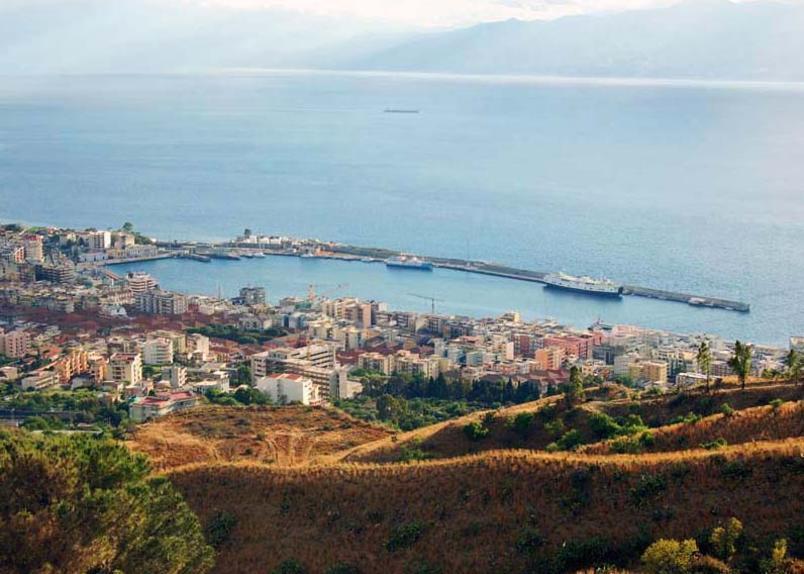 Reggio Central House Low Cost Per 4 Ρέτζιο ντι Καλάμπρια Εξωτερικό φωτογραφία