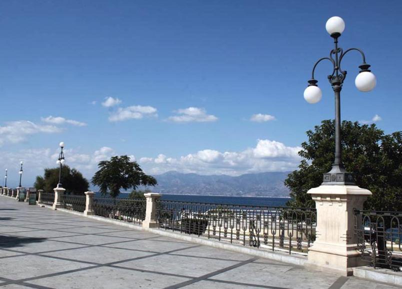 Reggio Central House Low Cost Per 4 Ρέτζιο ντι Καλάμπρια Εξωτερικό φωτογραφία
